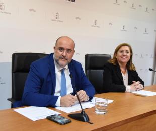 El vicepresidente regional y la consejera de Educación, Cultura y Deportes lo han presentado hoy en rueda de prensa