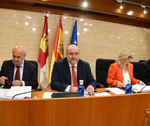 El vicepresidente primero ha comparecido en la Comisión de Economía y Presupuestos de las Cortes autonómicas