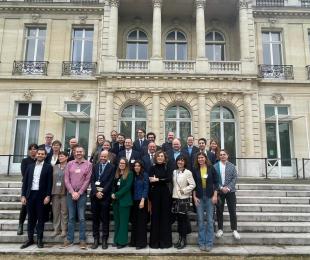 El Ejecutivo autonómico ha expuesto en París las medidas para hacer frente a la pérdida demográfica