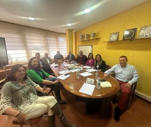 Encuentro entre el viceconsejero de Planificación Estratégica, José Antonio Carrillo; el presidente de Recamder, Jesús Ortega; junto a varios representantes del Grupo de Acción Local ‘Tierras de Talavera’ encabezados por su presidente, Víctor Eduardo Elvira y su gerente, María Carmen Vidal.