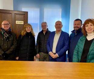 esús Alique ha visitado hoy Alocén, que tiene abierto el botiquín, uno de los 88 botiquines rurales que el Gobierno regional ha impulsado en las zonas despobladas de la región.