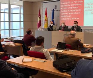 Durante la reunión mantenida hoy con los responsables de las diferentes áreas del Gobierno regional en la provincia