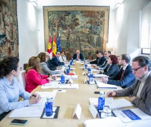 El vicepresidente regional ha presidido el cuarto pleno del Consejo de Diálogo Social que se ha celebrado hoy en el Palacio de Fuensalida