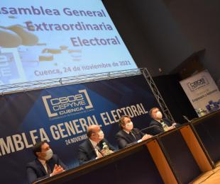 En el acto de clausura de la Asamblea General Electoral de la Confederación de Empresarios de Cuenca, en la que ha sido reelegido como presidente David Peña