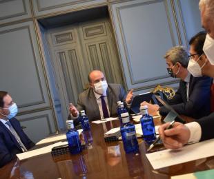 Ha sido durante la reunión que ha mantenido el vicepresidente de Castilla-La Mancha, José Luis Martínez Guijarro, con los presidentes de las cinco instituciones provinciales