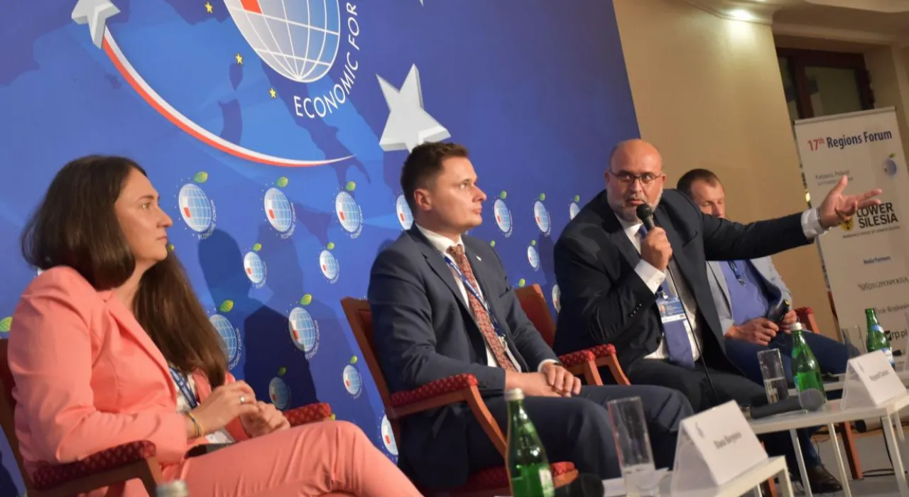 l vicepresidente primero, José Luis Martínez Guijarro, que ha participado en la 32 edición del Foro Económico que se celebra desde en Karpacz (Polonia)