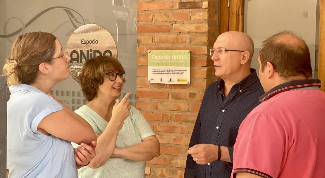 Visita a 'Espacio Anida' uno de los cinco coworkings
