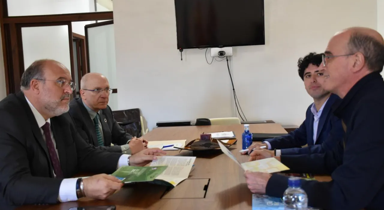 Reunión con representantes de la entidad