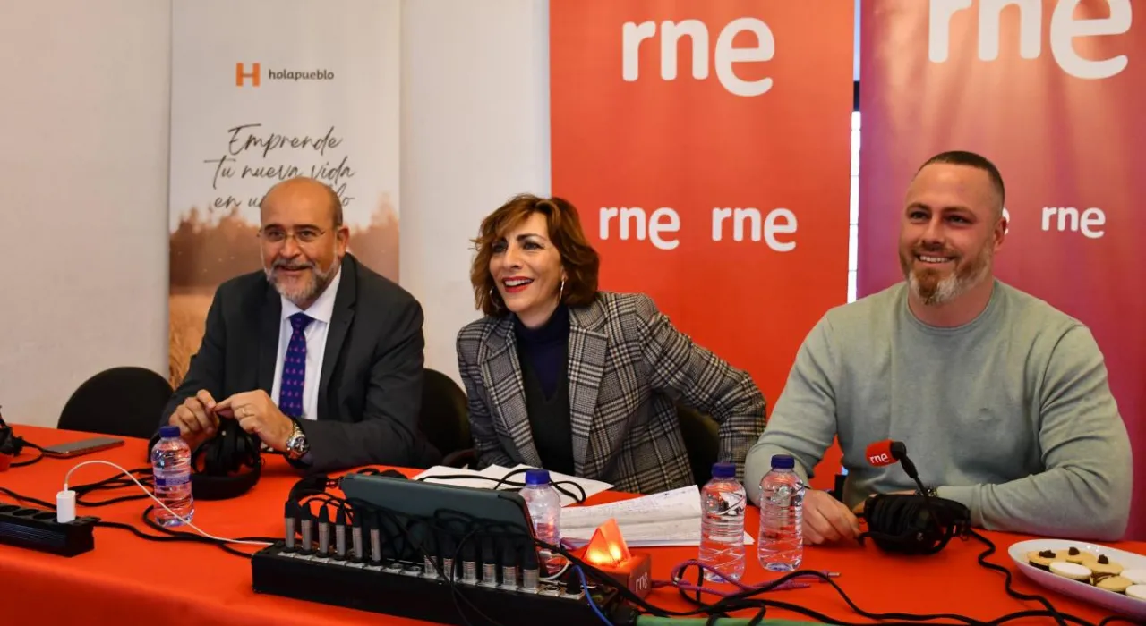 En el I Encuentro ‘Revitalizar lo Rural. Nuevas perspectivas en la vivienda’ de ‘Holapueblo’ en Tragacete