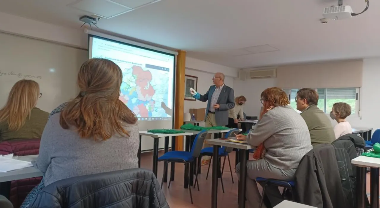 Hasta el momento, han sido una veintena de empleados públicos los que se han formado en esta materia.