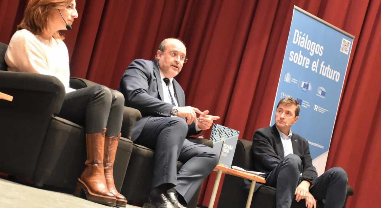 El vicepresidente regional ha participado hoy en Teruel en los ‘Diálogos sobre el Futuro’ organizados por el Gobierno de España y la Comisión Europea