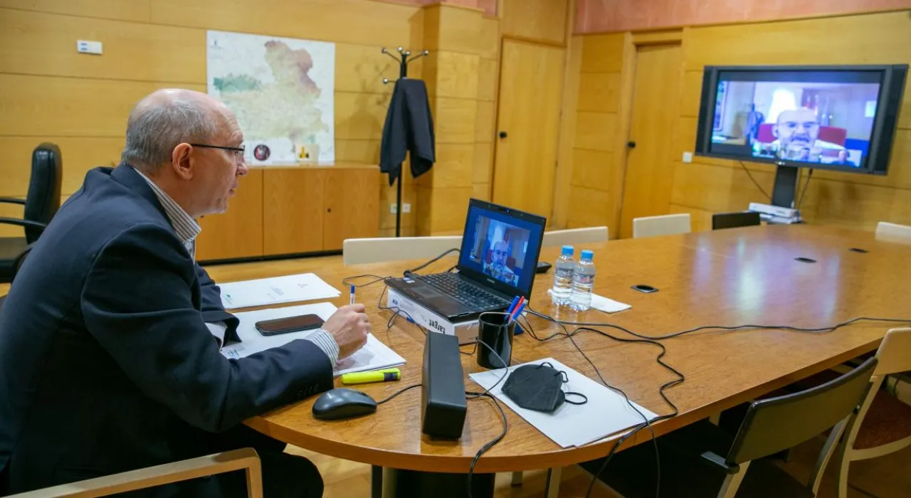 Castilla-La Mancha pone en común con las regiones de Aragón y Castilla y León los avances en la lucha contra la despoblación