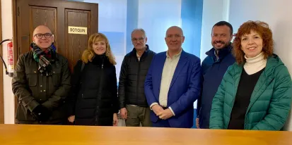 esús Alique ha visitado hoy Alocén, que tiene abierto el botiquín, uno de los 88 botiquines rurales que el Gobierno regional ha impulsado en las zonas despobladas de la región.